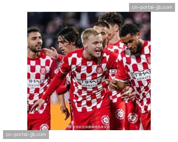 “赫罗纳队内举行定位球攻防演练赛，主教练米歇尔亲自设计进攻战术”